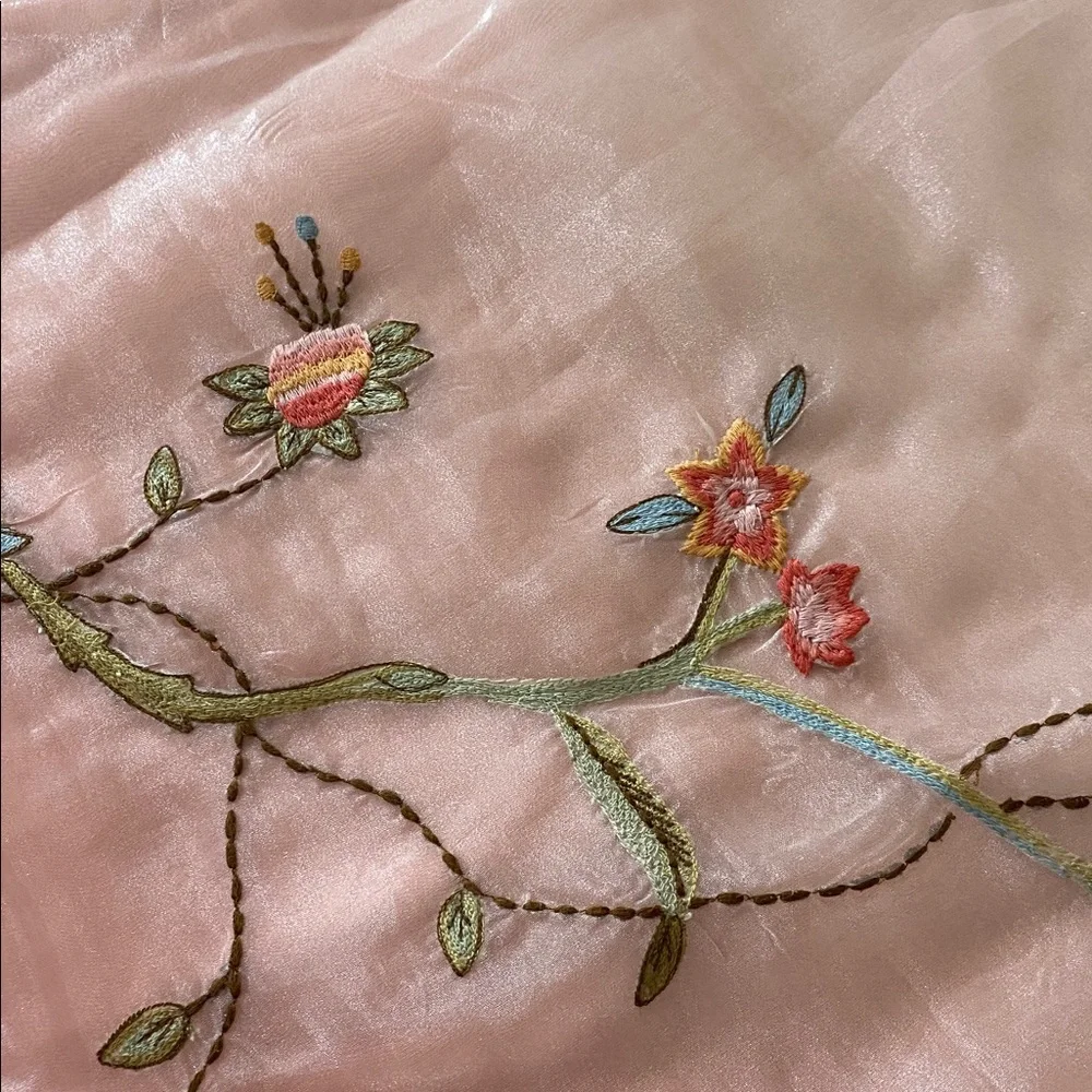 VTG King Embroidered Duvet with Mesh Overlay house beautiful‎
